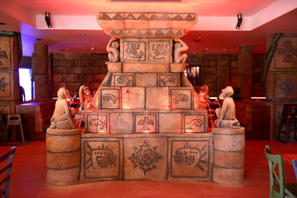 Chessington Safari Hotel Exterior photo