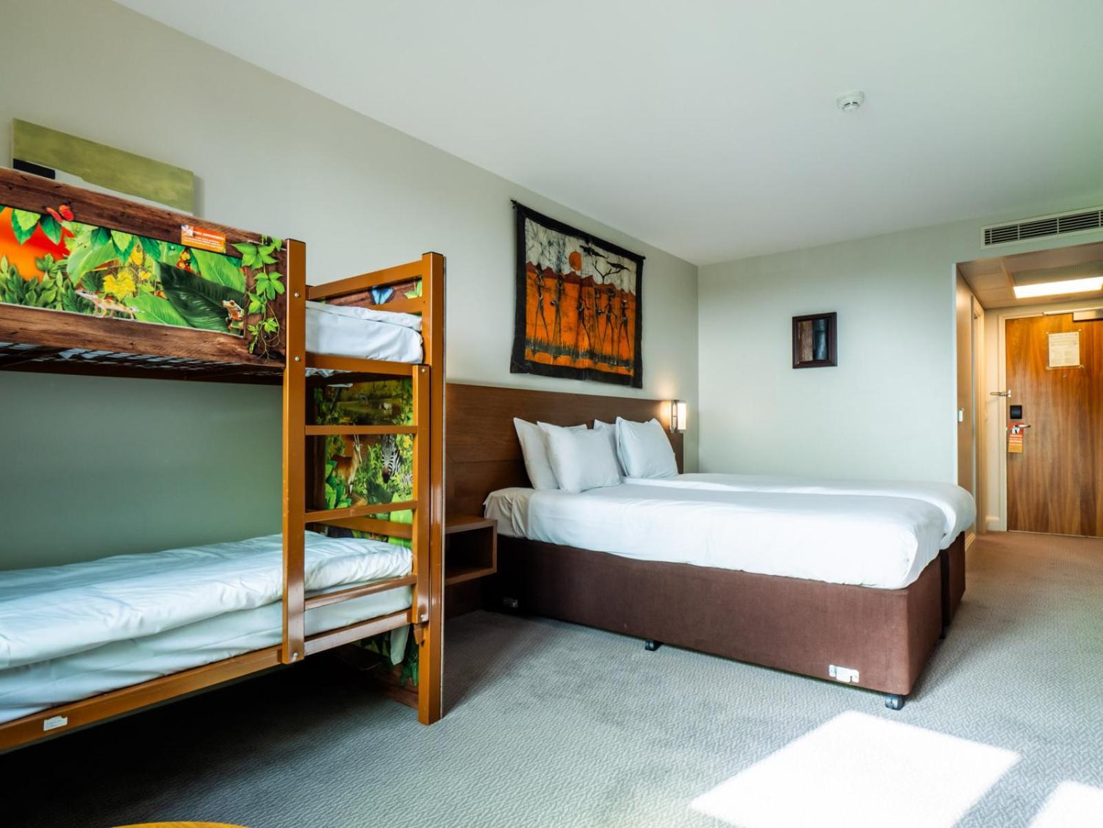 Chessington Safari Hotel Exterior photo