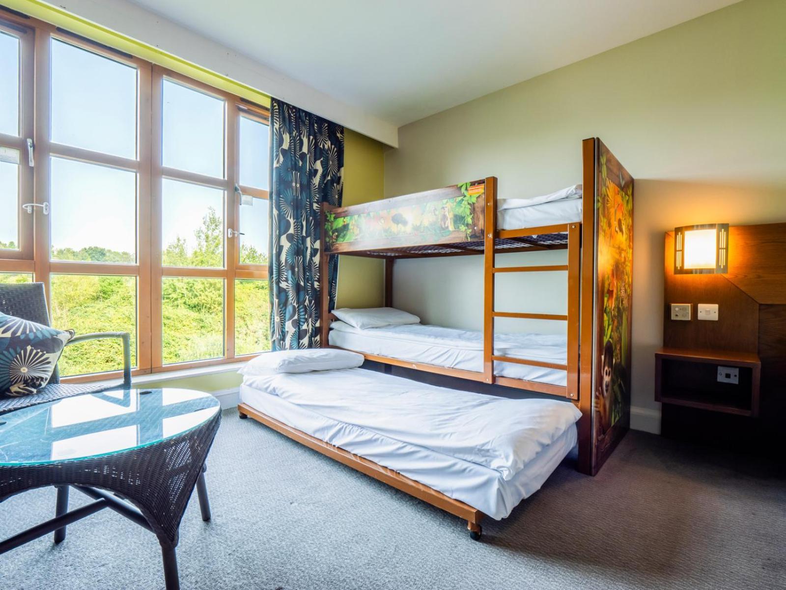 Chessington Safari Hotel Exterior photo