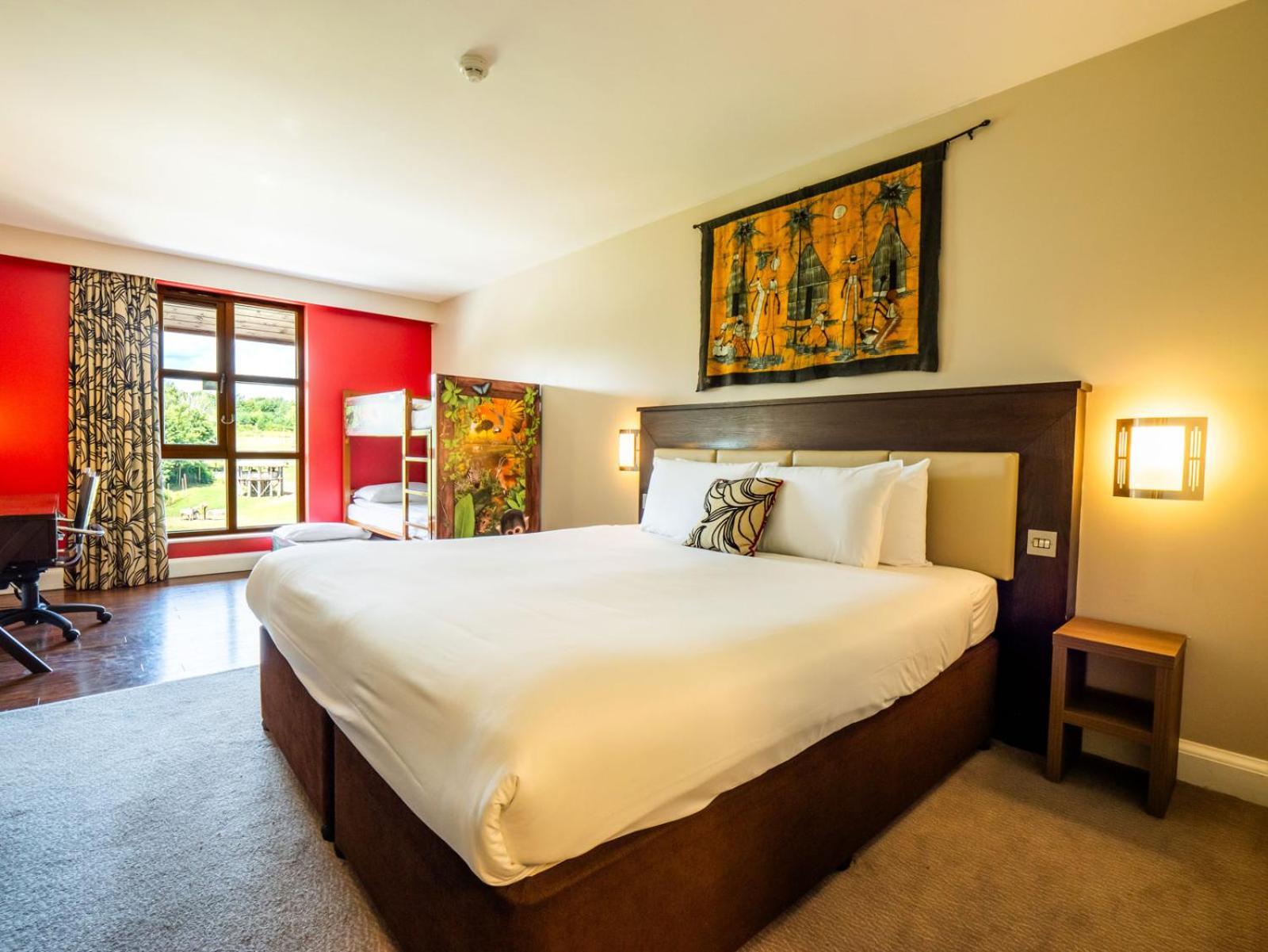Chessington Safari Hotel Exterior photo