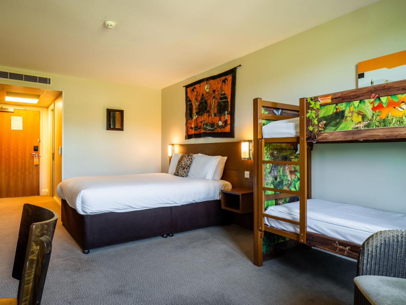 Chessington Safari Hotel Exterior photo